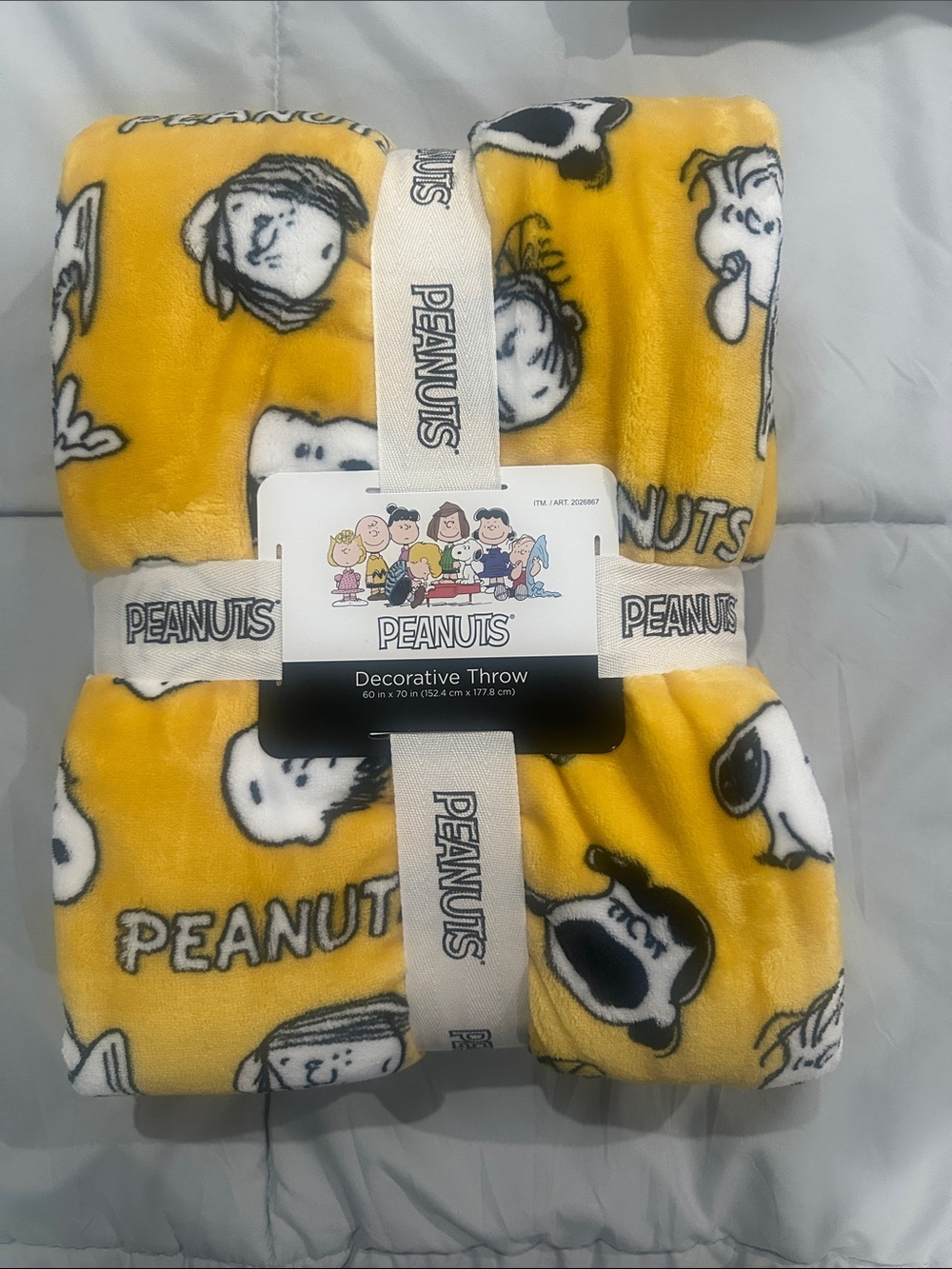 Peanuts Yellow Snoopy & Friends Decorative Throw Blanket